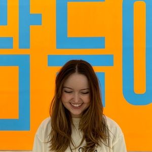 Meet your Posher, Caitlin